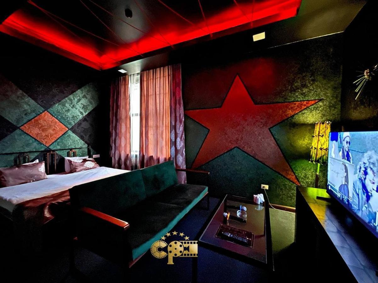 Cinema Plaza Hotel Баку Екстериор снимка