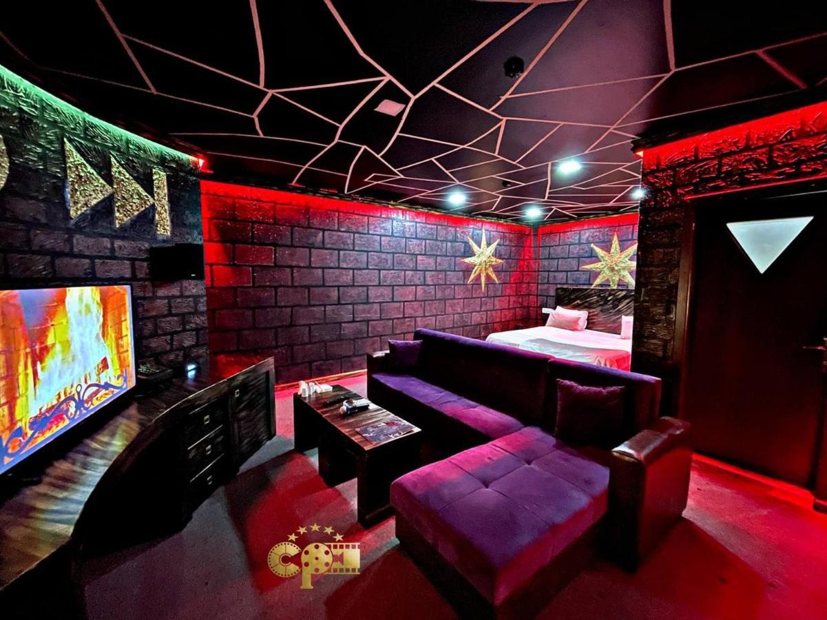 Cinema Plaza Hotel Баку Екстериор снимка
