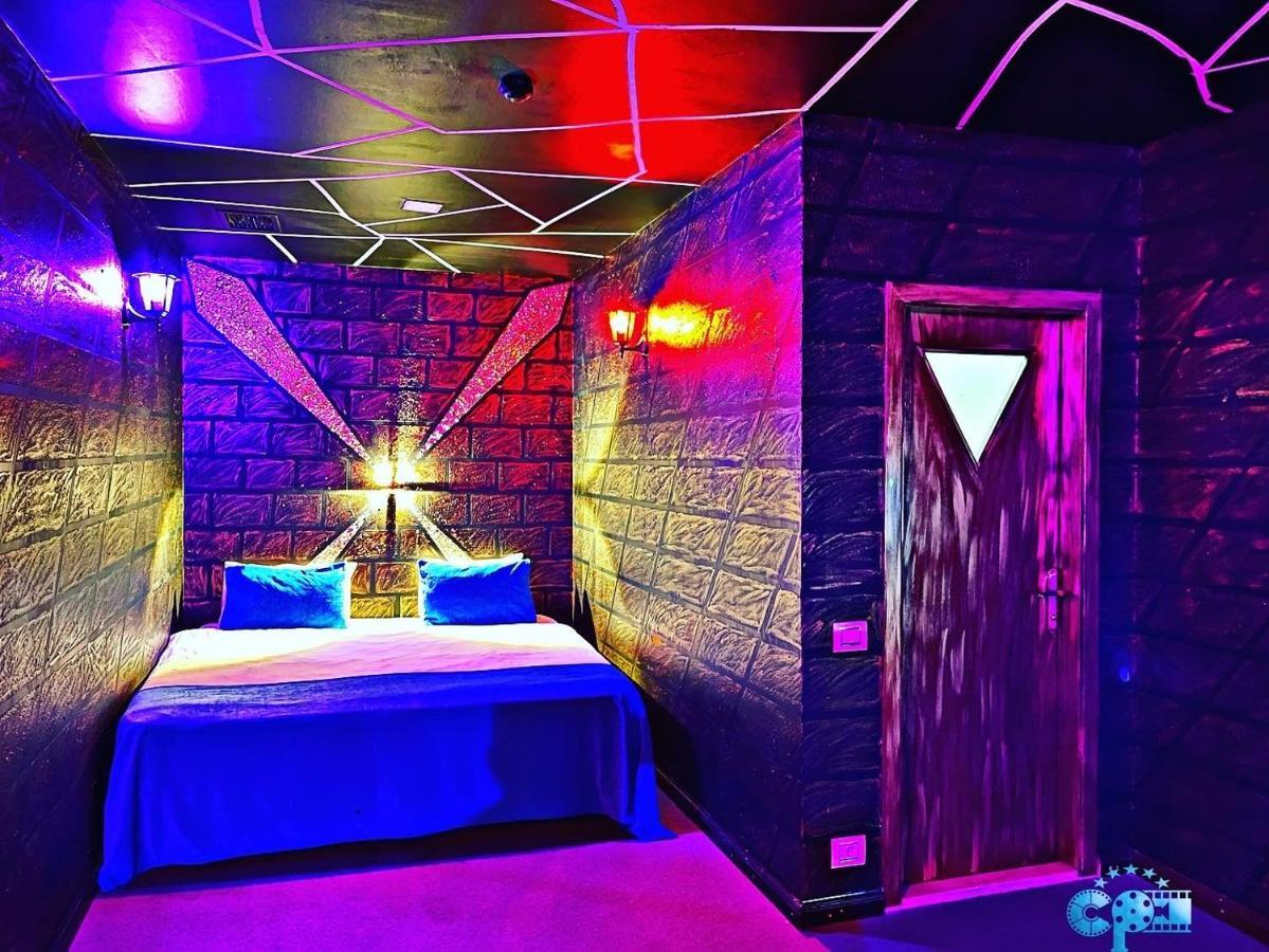 Cinema Plaza Hotel Баку Екстериор снимка