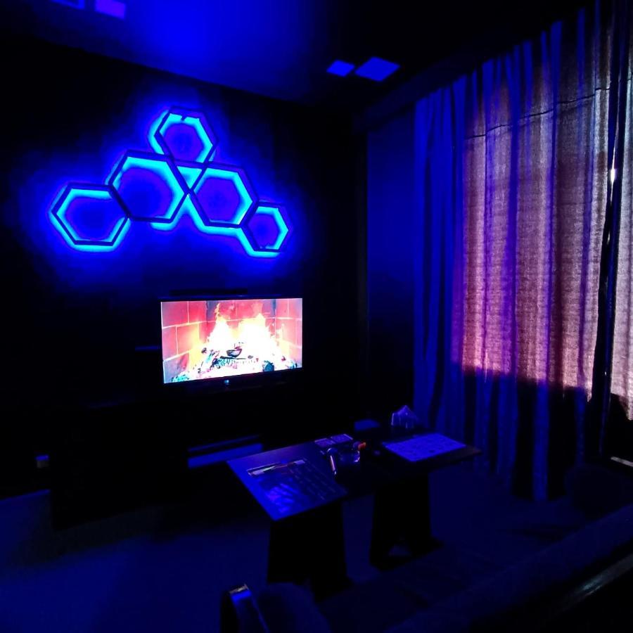 Cinema Plaza Hotel Баку Екстериор снимка
