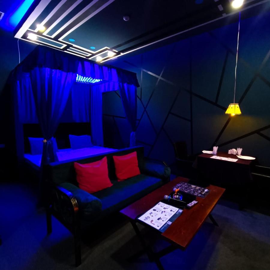 Cinema Plaza Hotel Баку Екстериор снимка