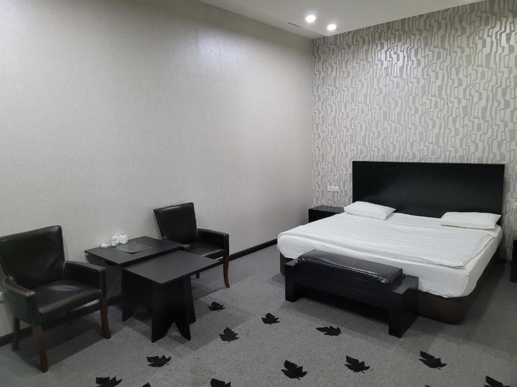 Cinema Plaza Hotel Баку Екстериор снимка