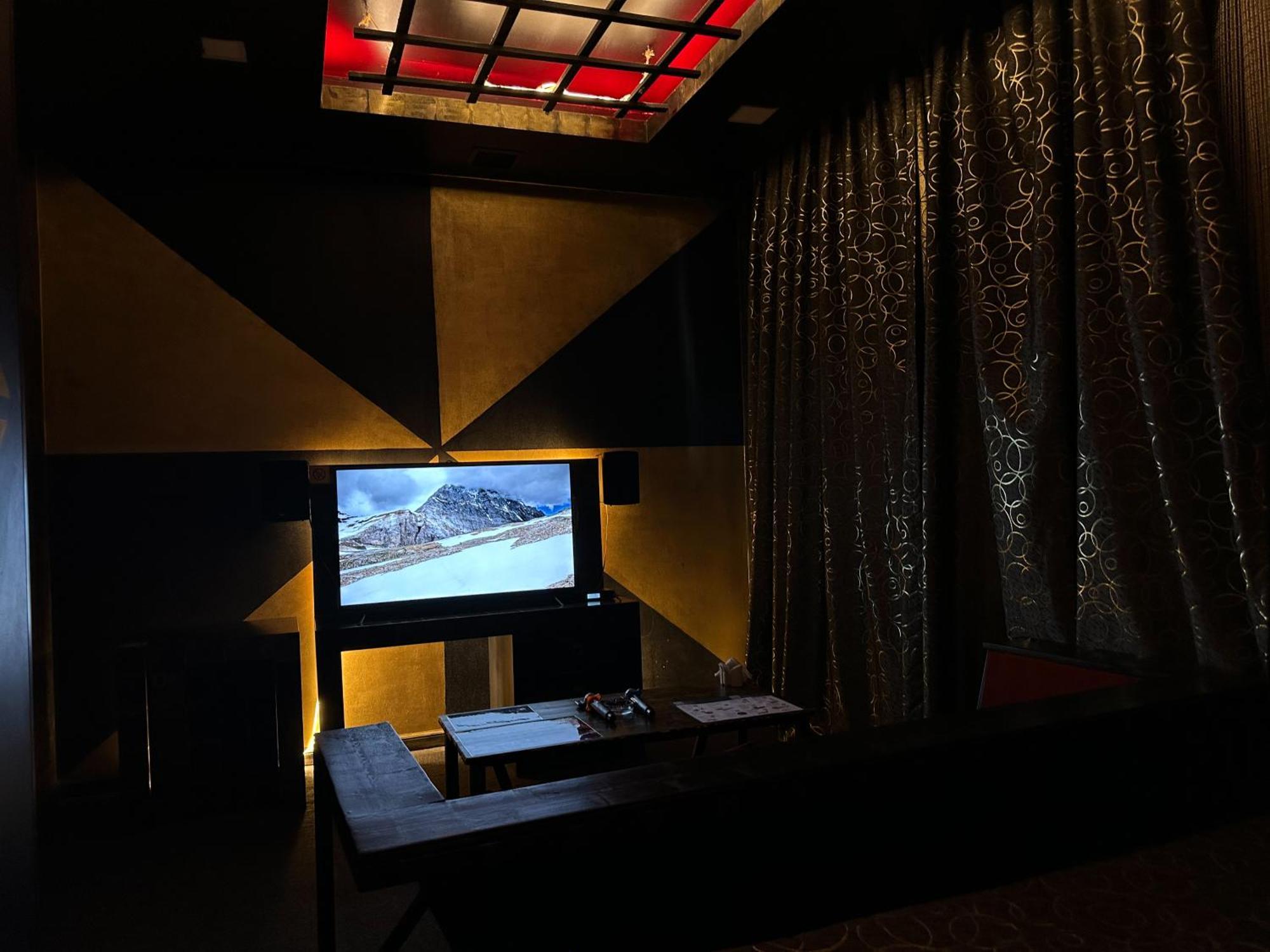 Cinema Plaza Hotel Баку Екстериор снимка