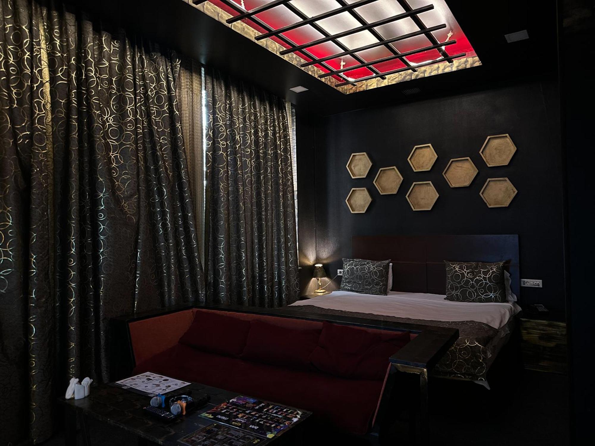 Cinema Plaza Hotel Баку Екстериор снимка