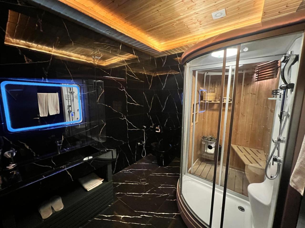 Cinema Plaza Hotel Баку Екстериор снимка