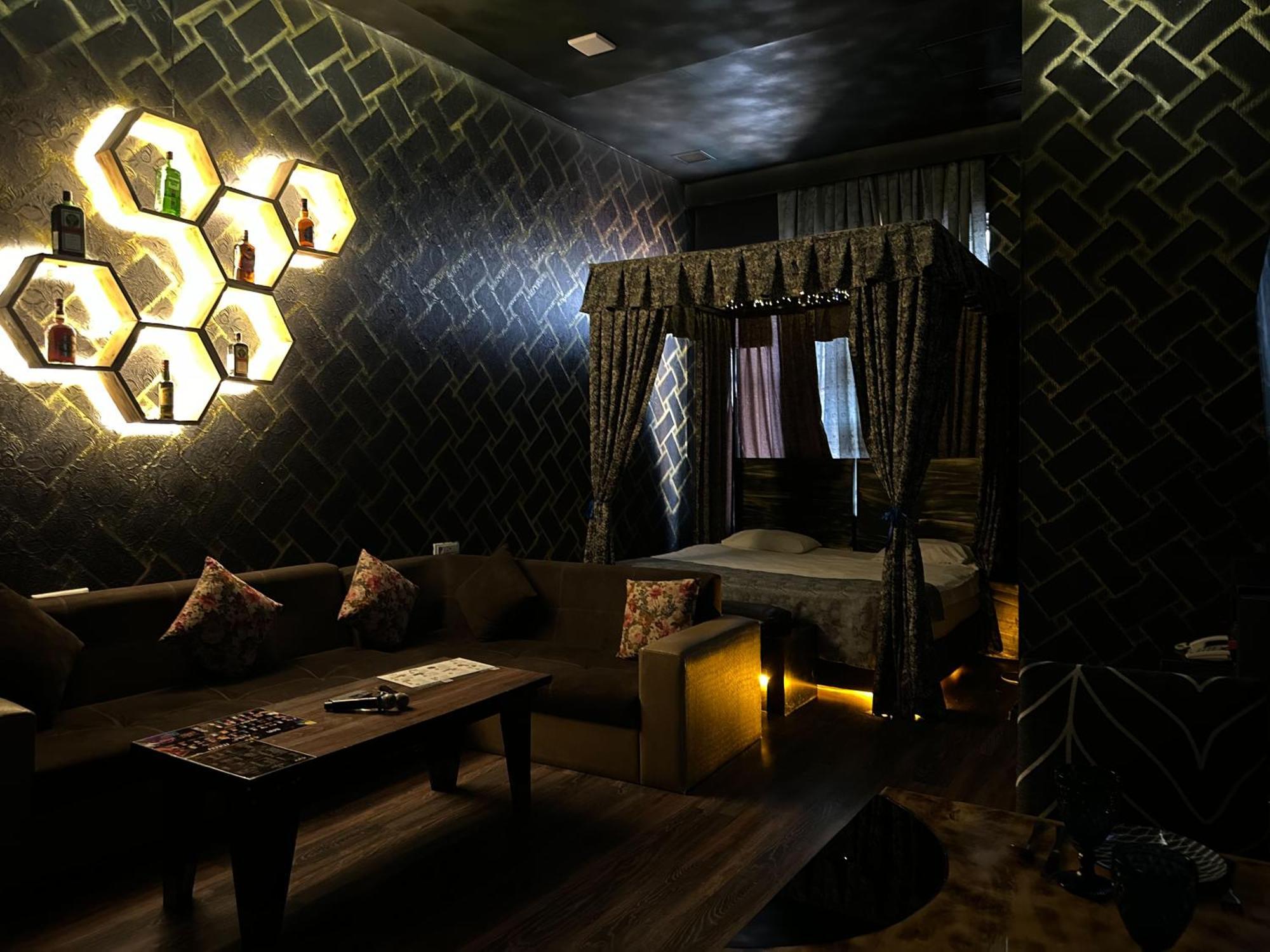 Cinema Plaza Hotel Баку Екстериор снимка