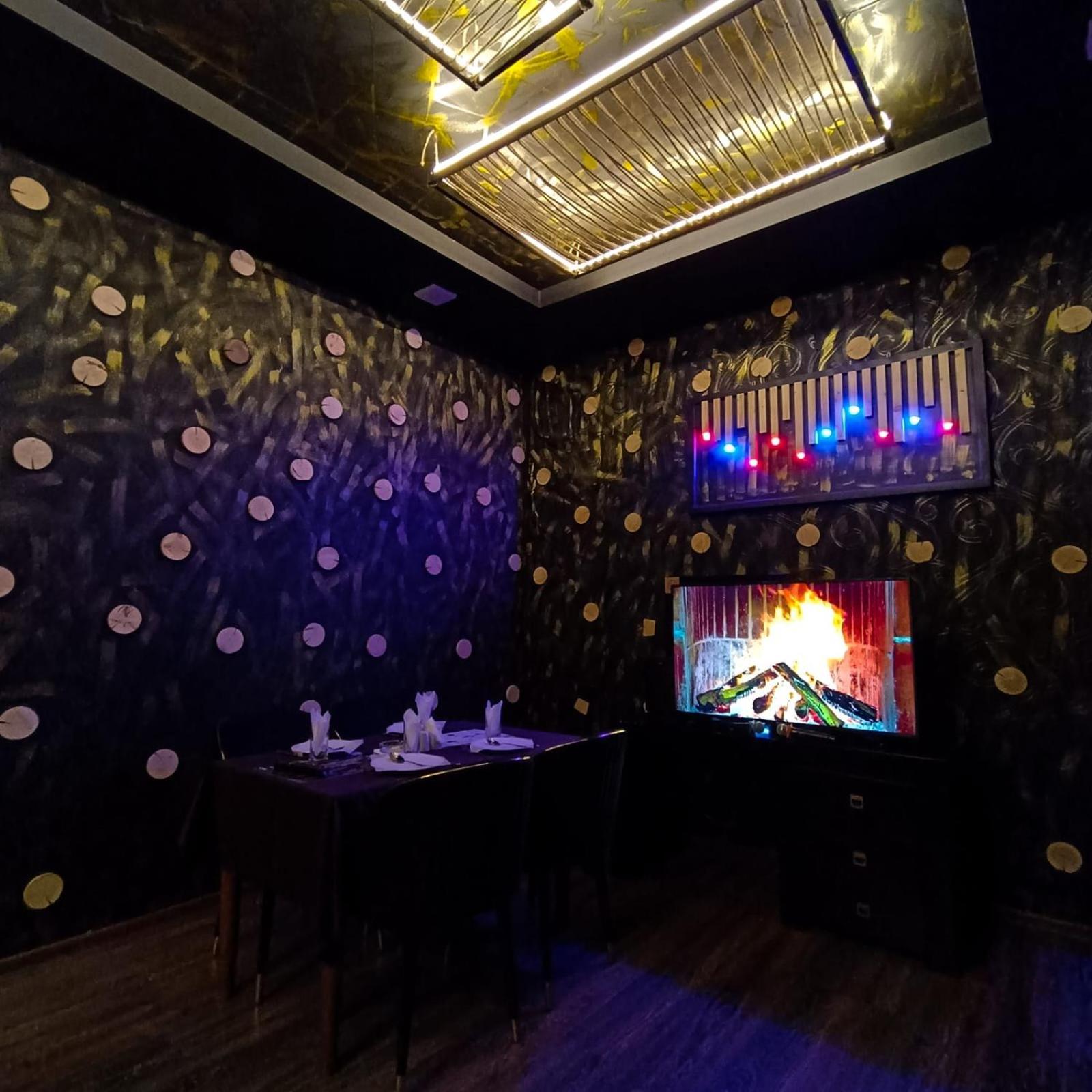 Cinema Plaza Hotel Баку Екстериор снимка